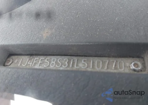 2001 Jeep Cherokee Classic/Limited z USA, uszkodzony, nr VIN 1J4FF58S31L510770